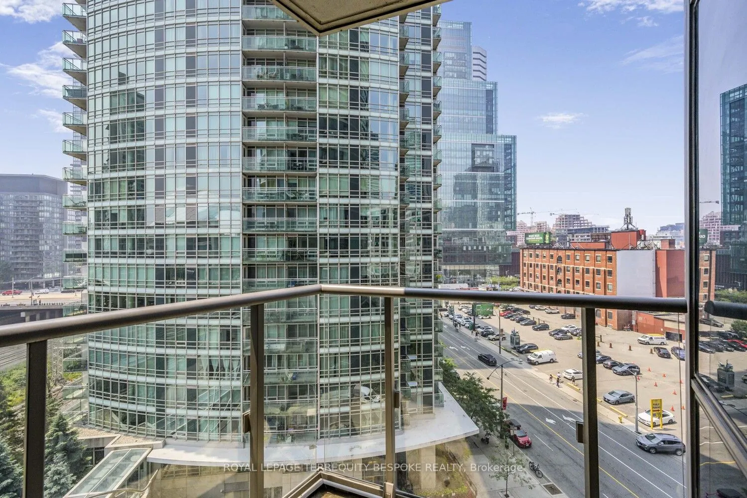 373 Front Street W, #1002