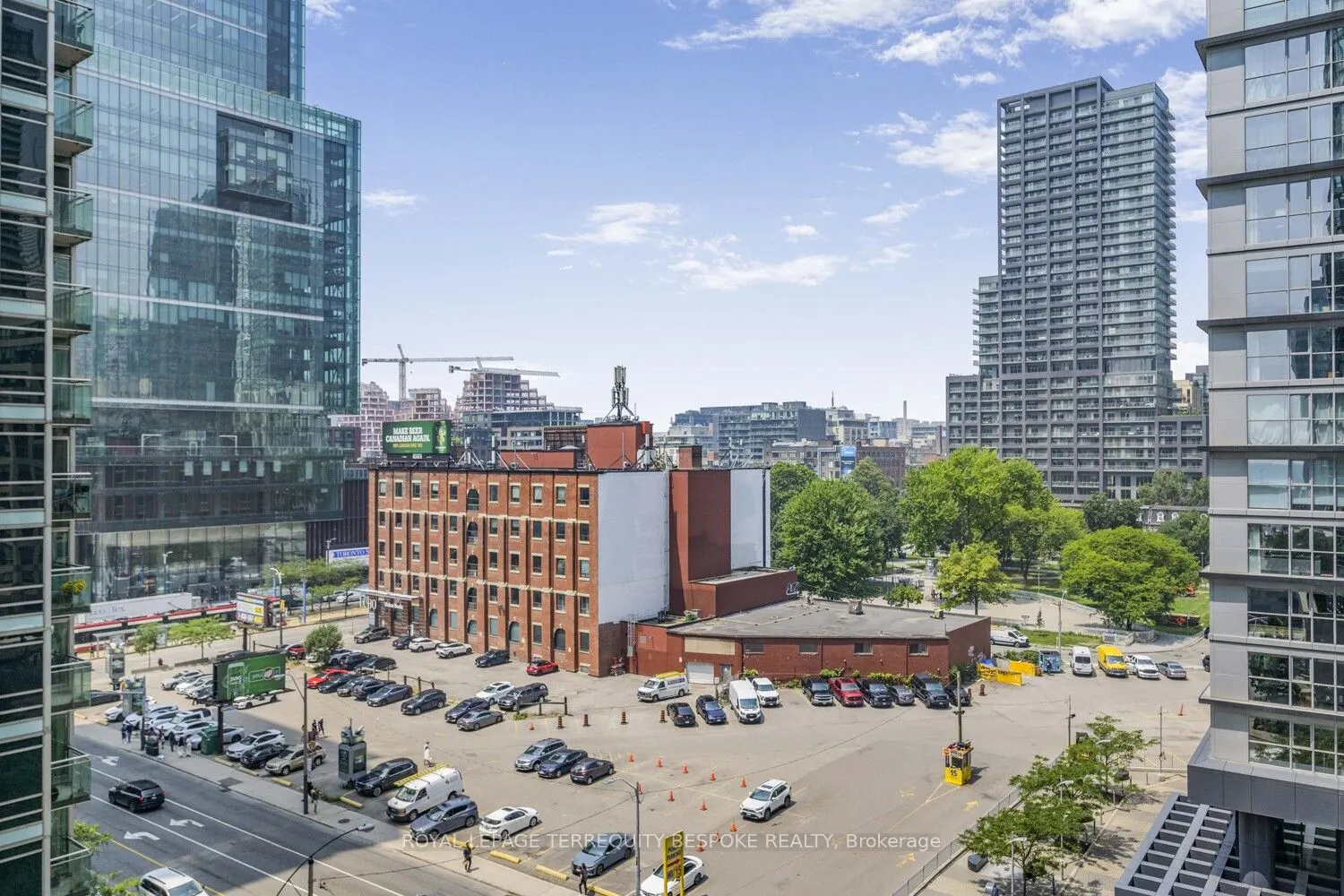 373 Front Street W, #1002