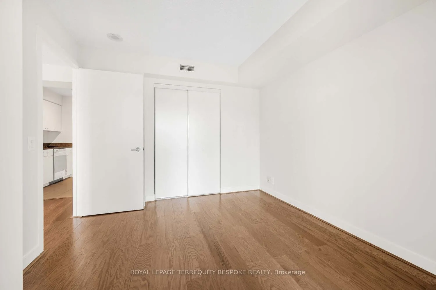 373 Front Street W, #1002