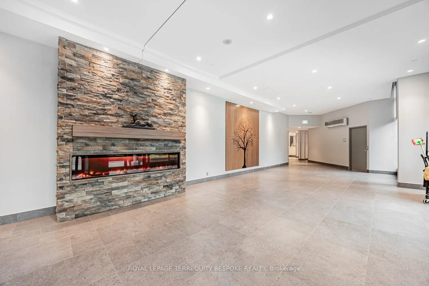 373 Front Street W, #1002