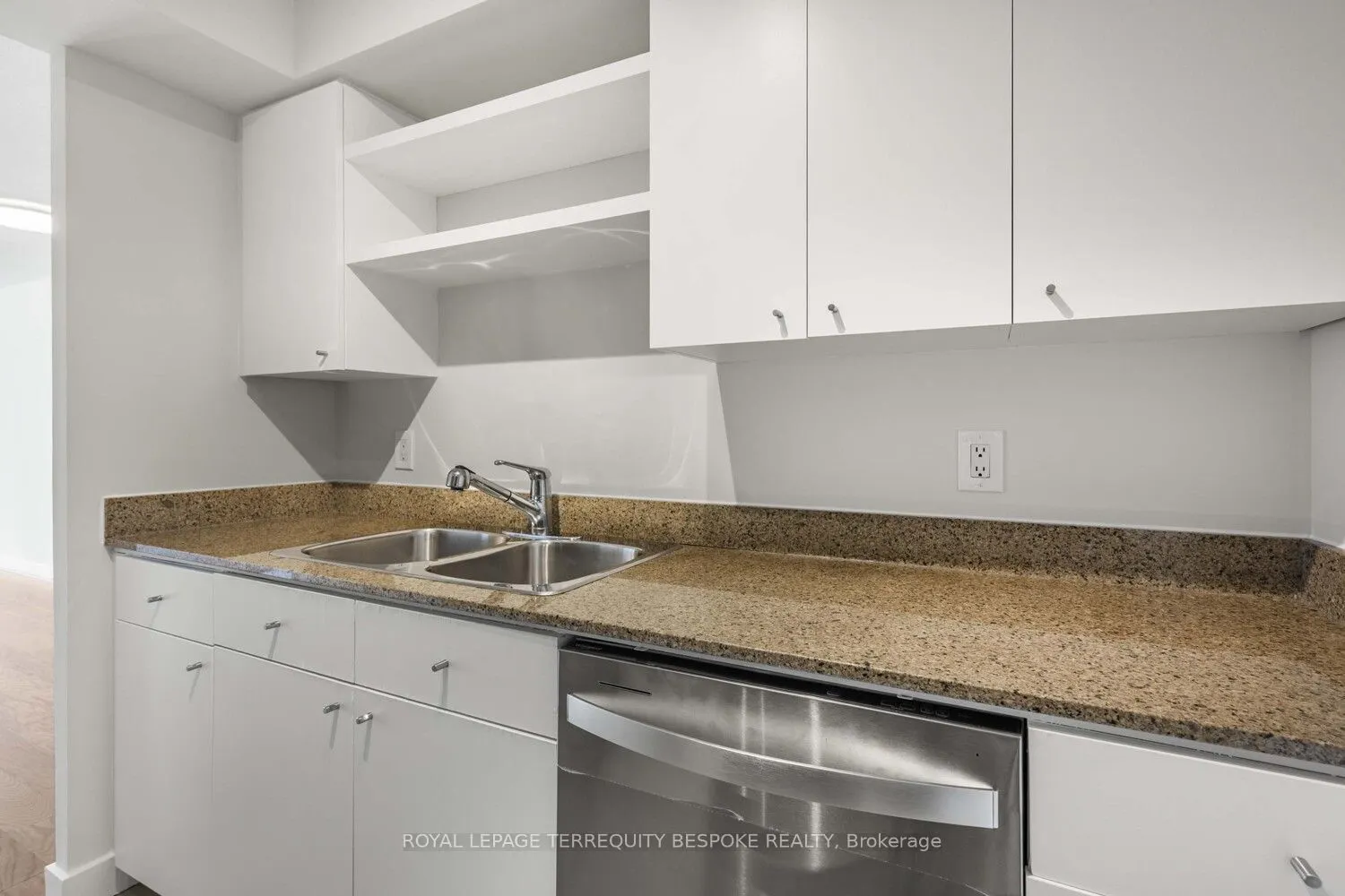 373 Front Street W, #1002