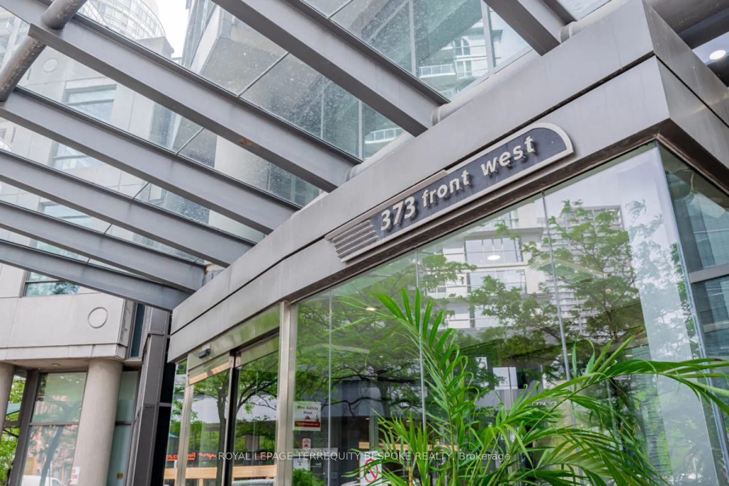 373 Front Street W, #1002