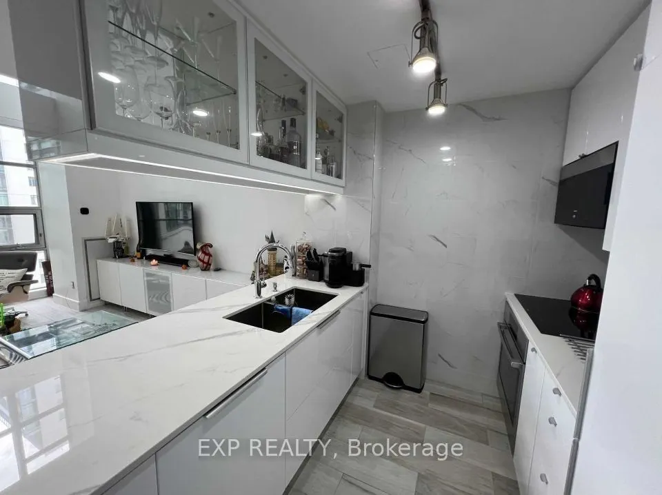 637 Lake Shore Boulevard W, #632