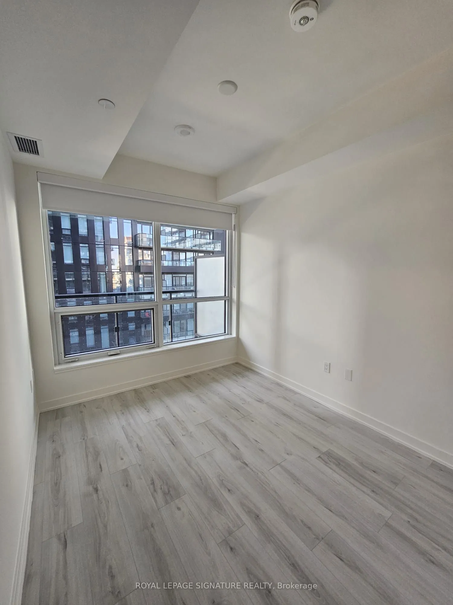 110 Broadway Avenue, #1004