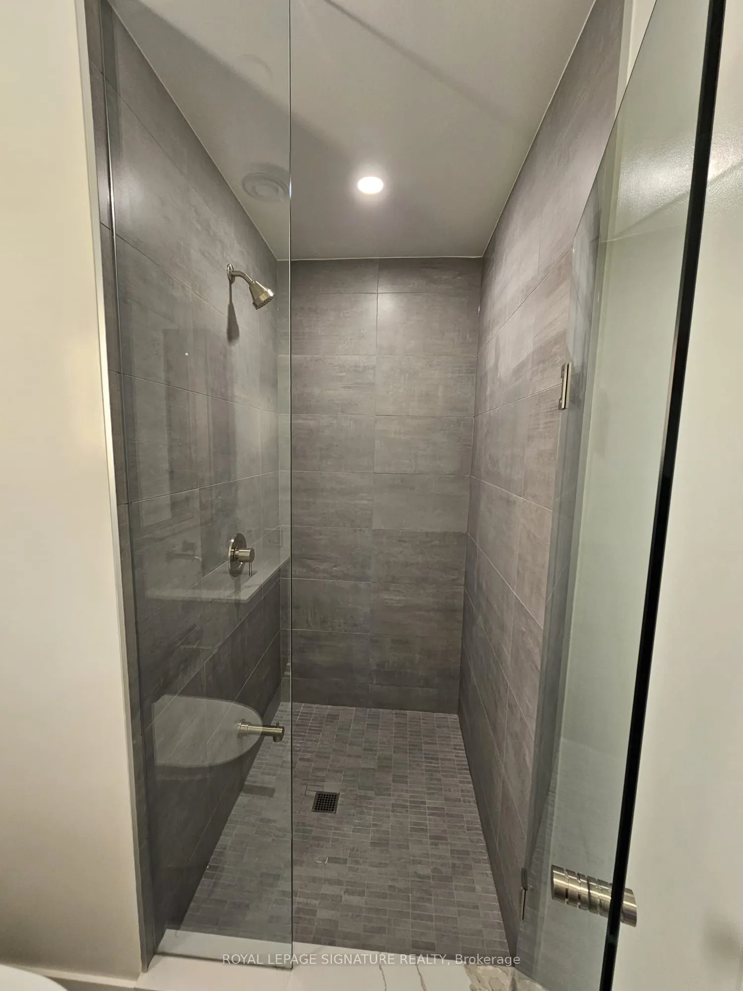 110 Broadway Avenue, #1004