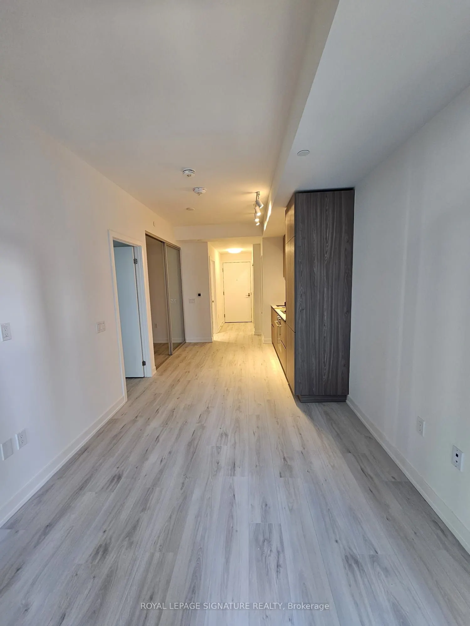 110 Broadway Avenue, #1004