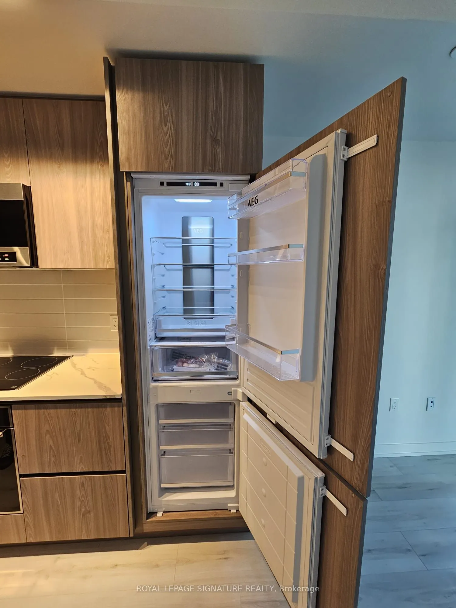 110 Broadway Avenue, #1004