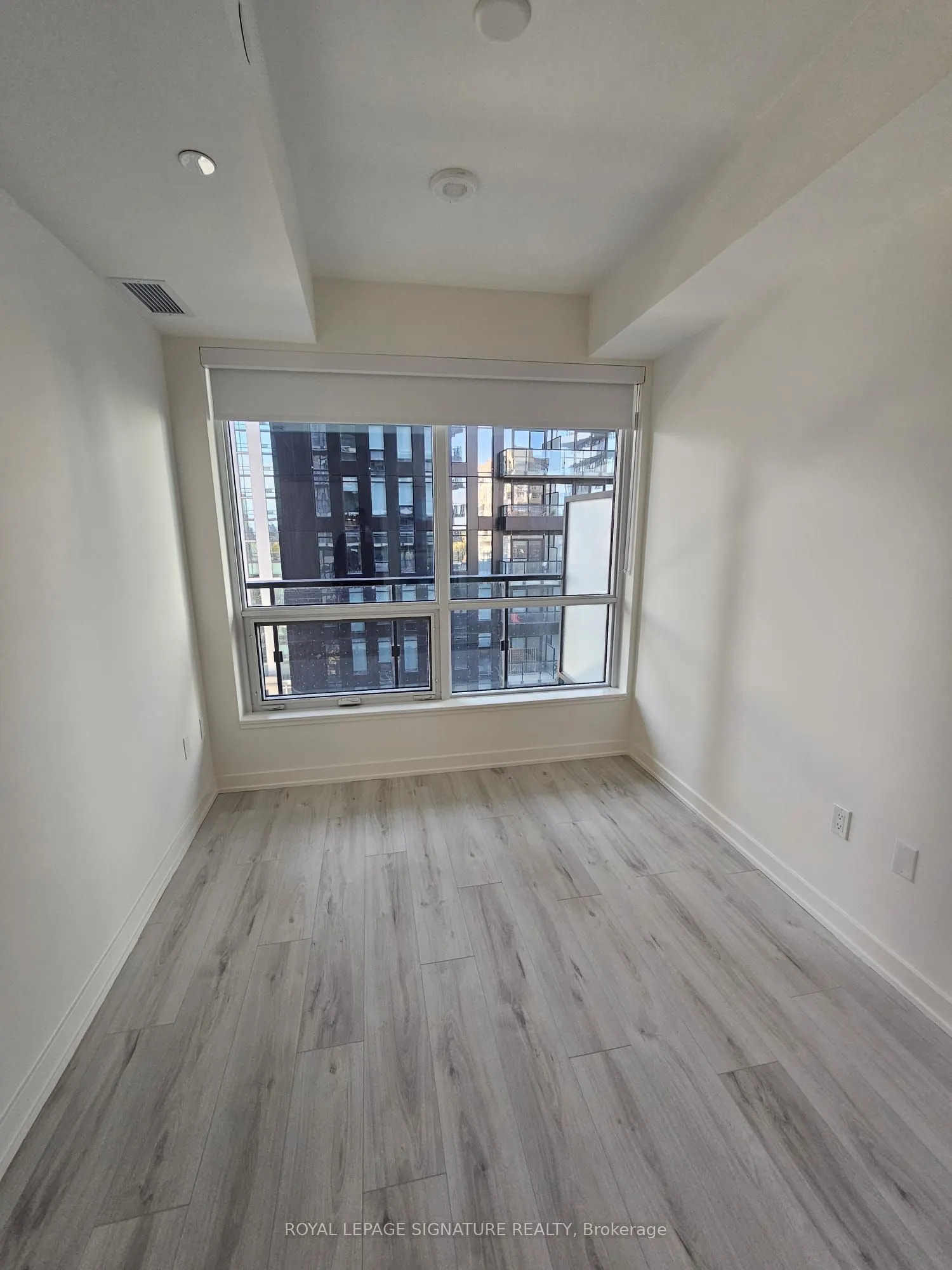 110 Broadway Avenue, #1004