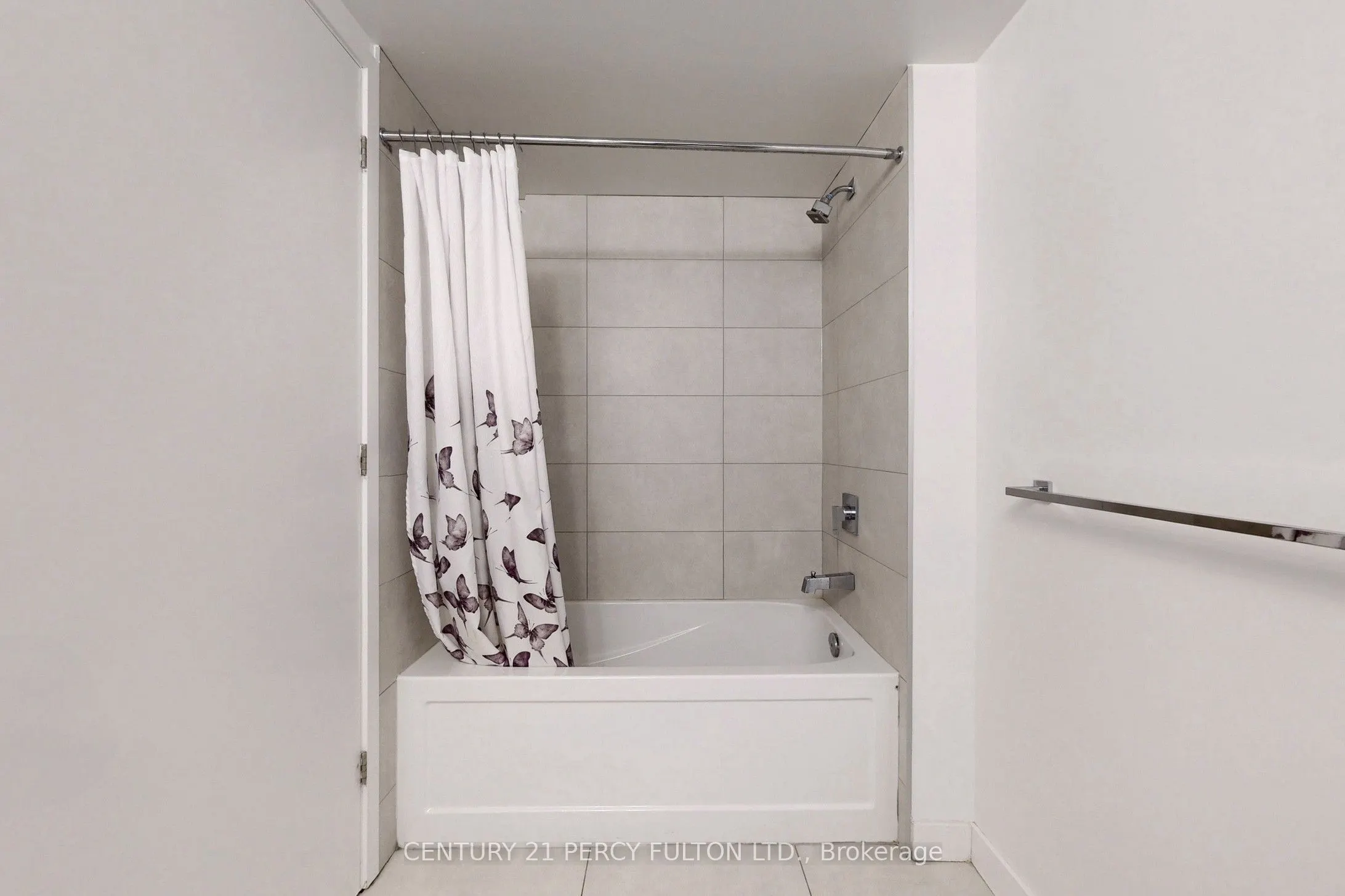 8 Tippett Road, #1305