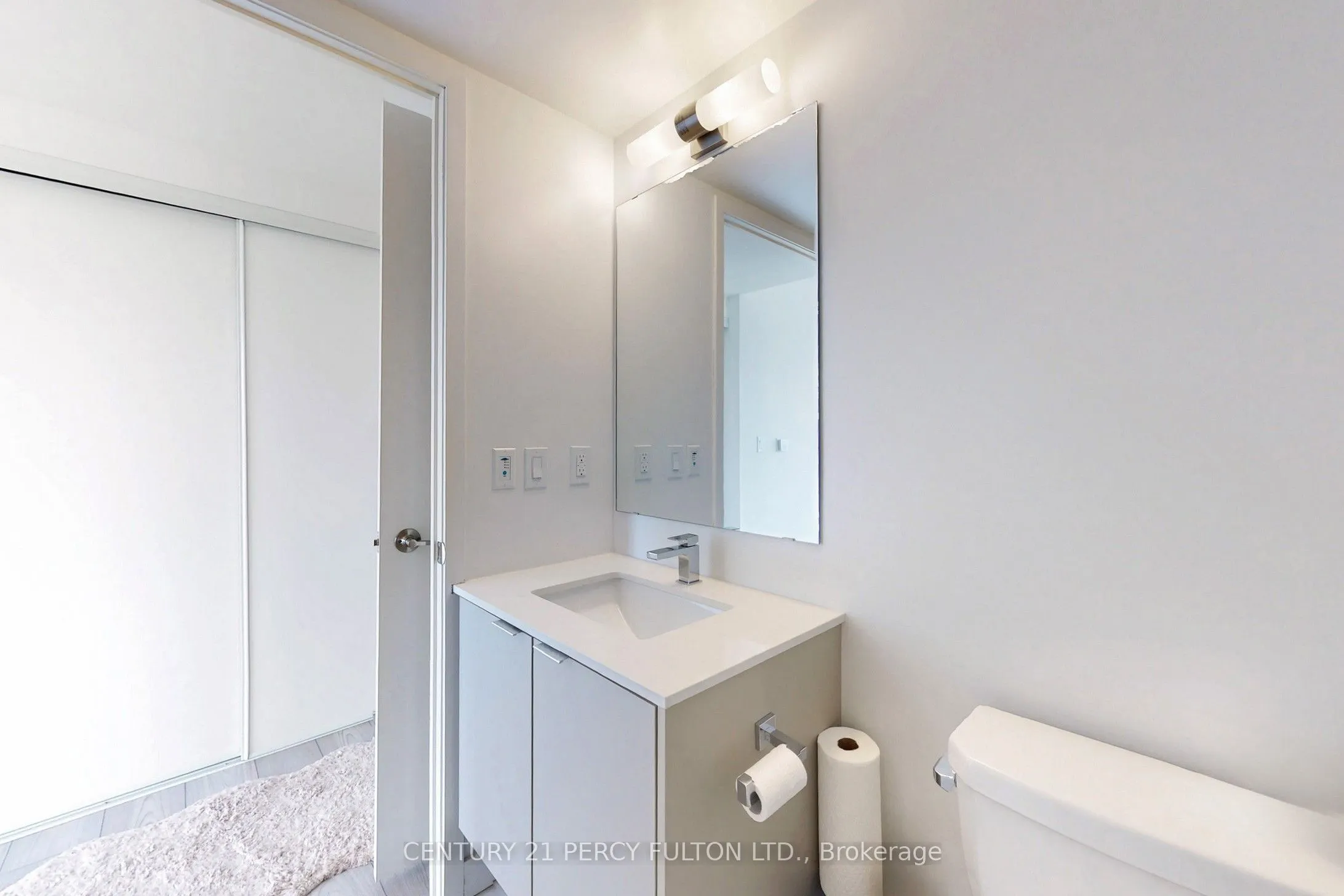 8 Tippett Road, #1305