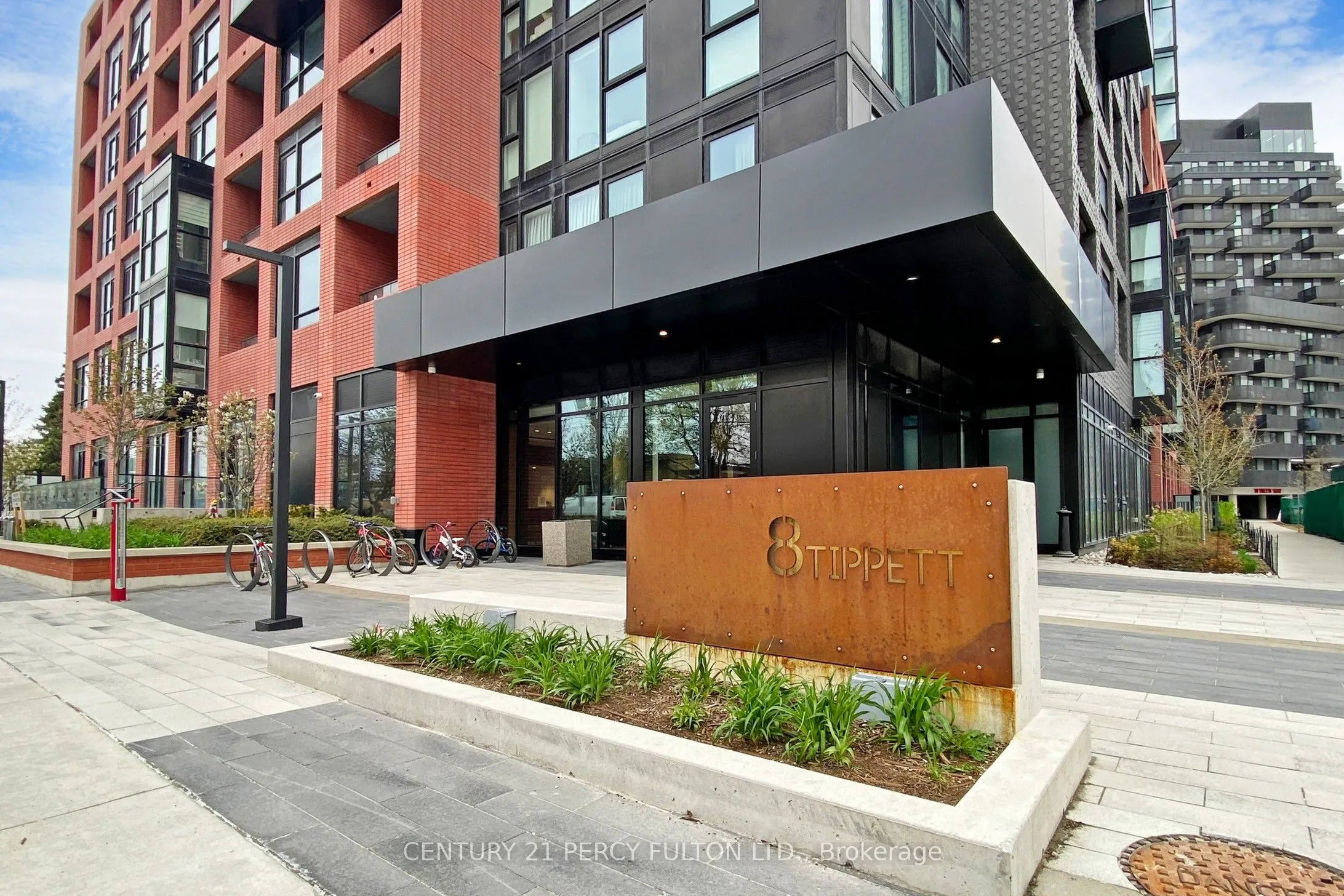 8 Tippett Road, #1305