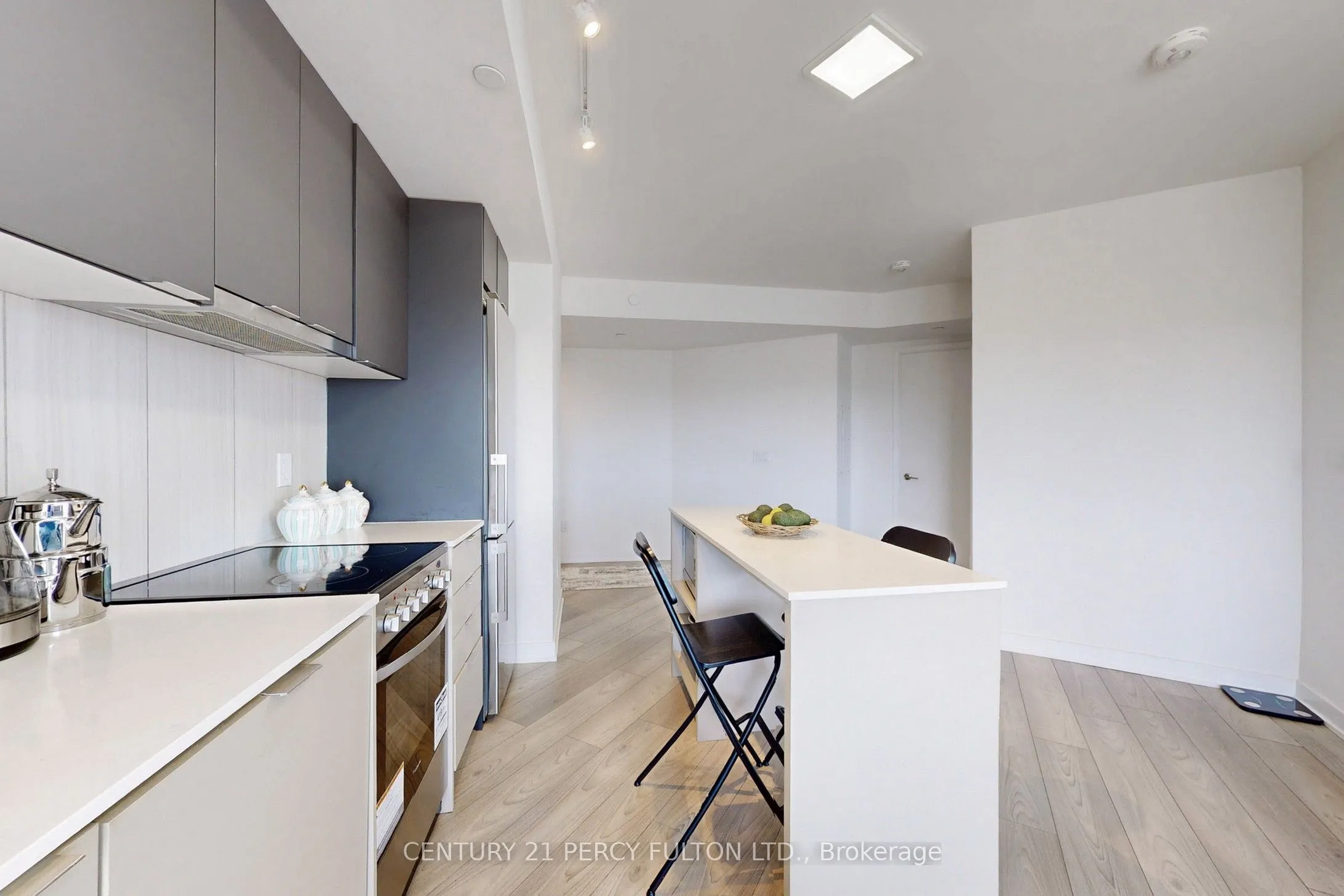 8 Tippett Road, #1305