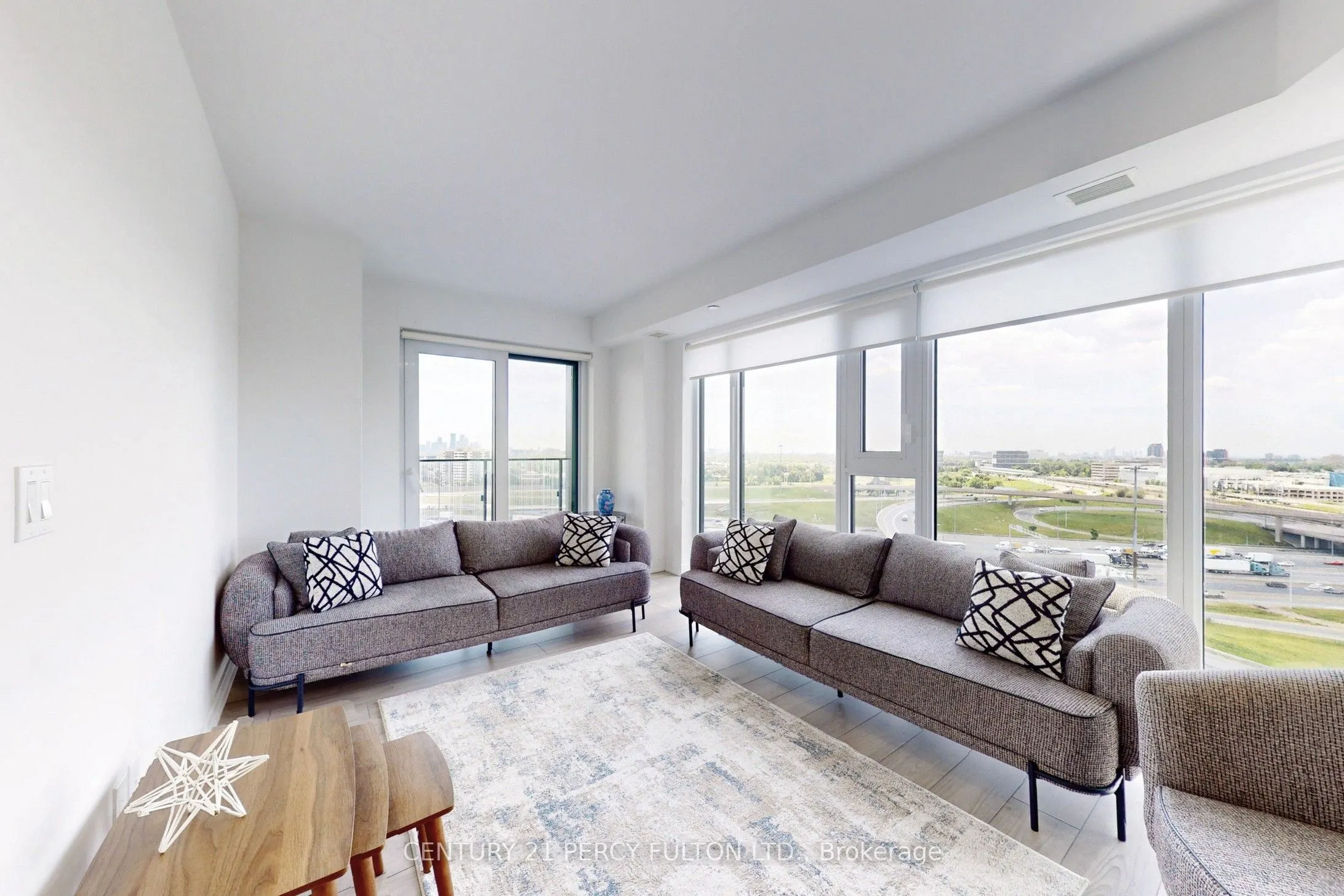 8 Tippett Road, #1305