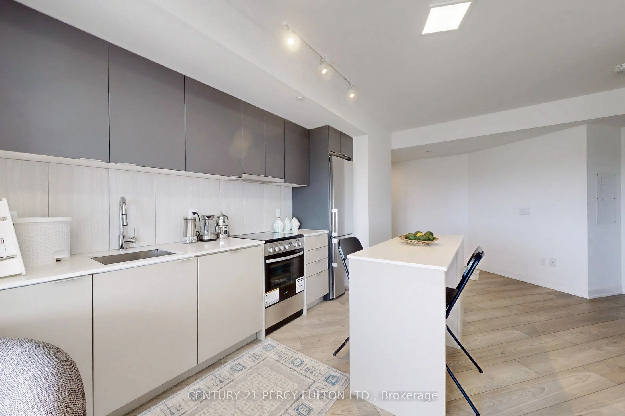 8 Tippett Road, #1305