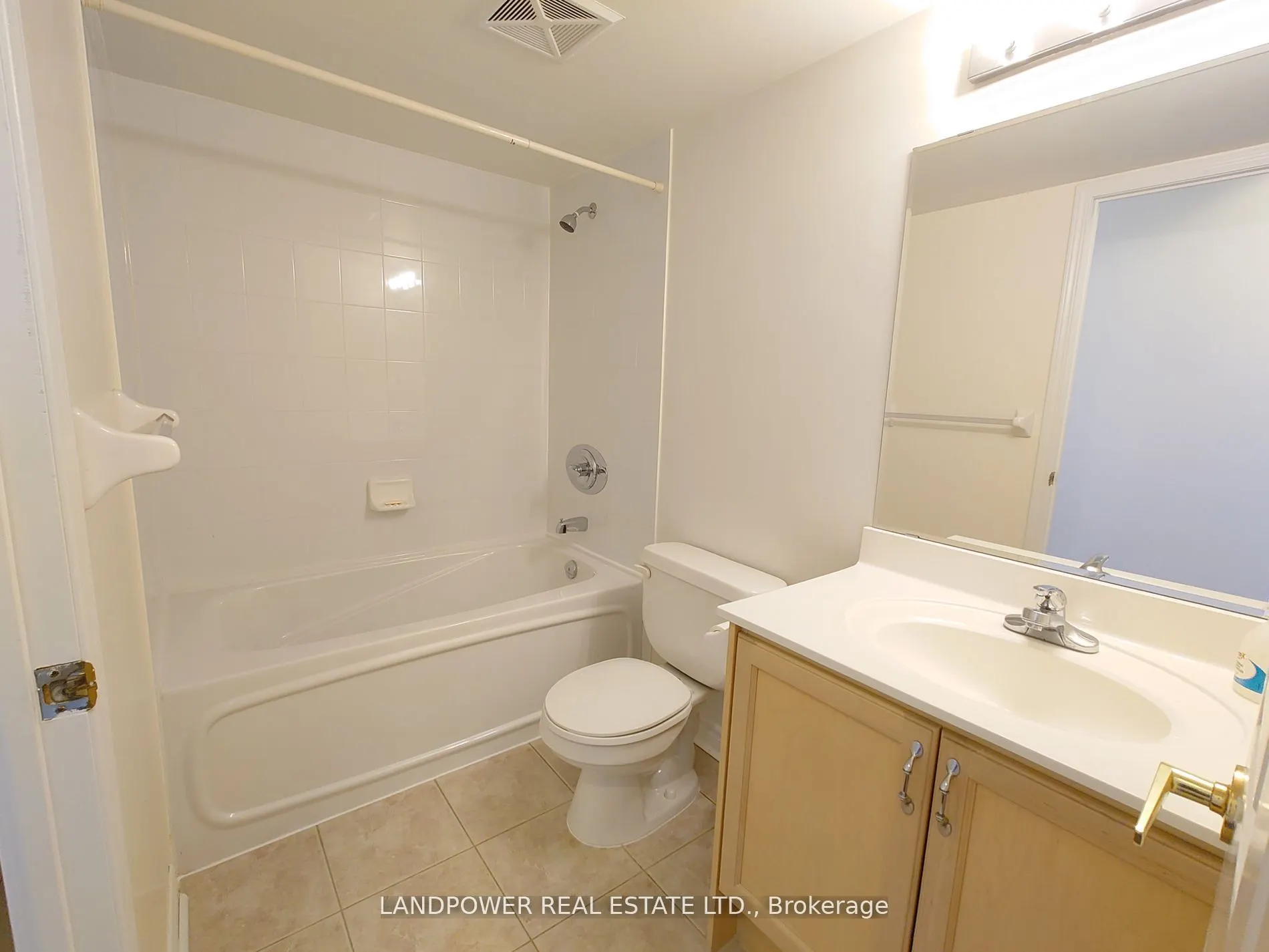 18 Kenaston Gardens, #1802