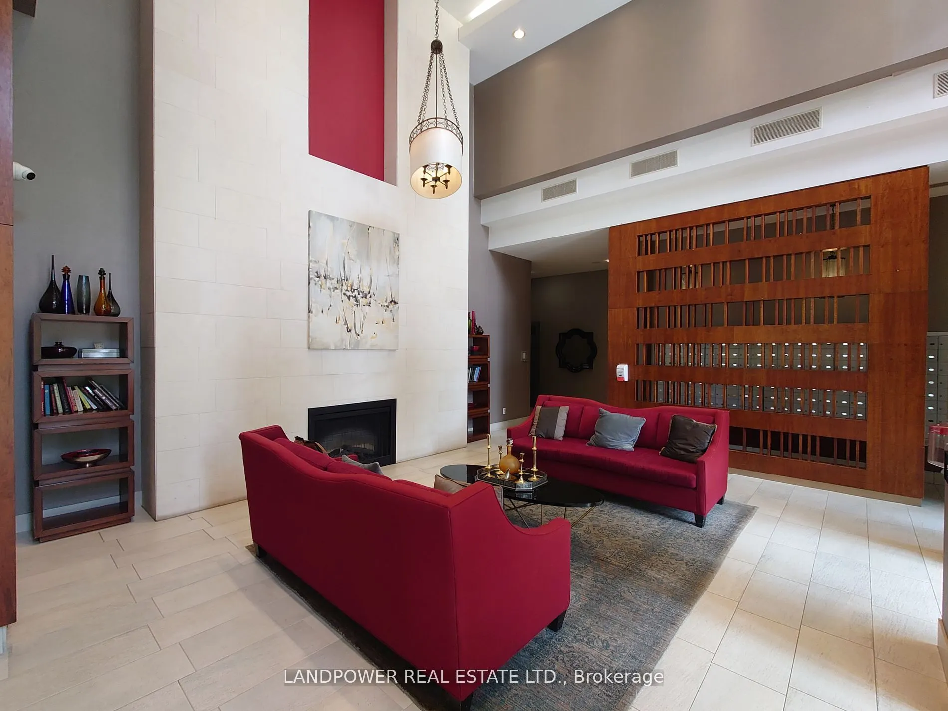 18 Kenaston Gardens, #1802