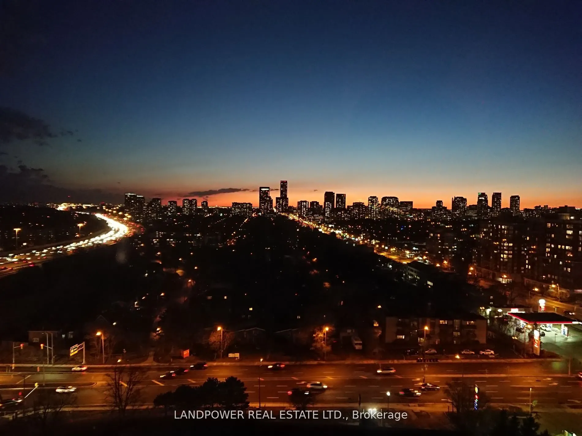 18 Kenaston Gardens, #1802