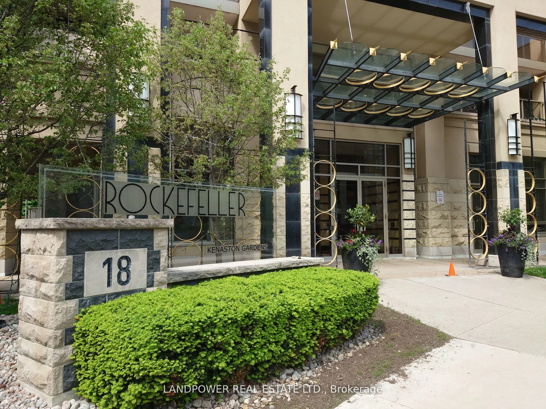 18 Kenaston Gardens, #1802