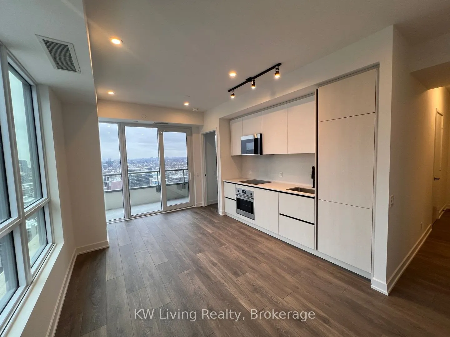 108 Peter Street, #3010