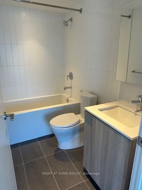 571 Bloor Street W, #2101A