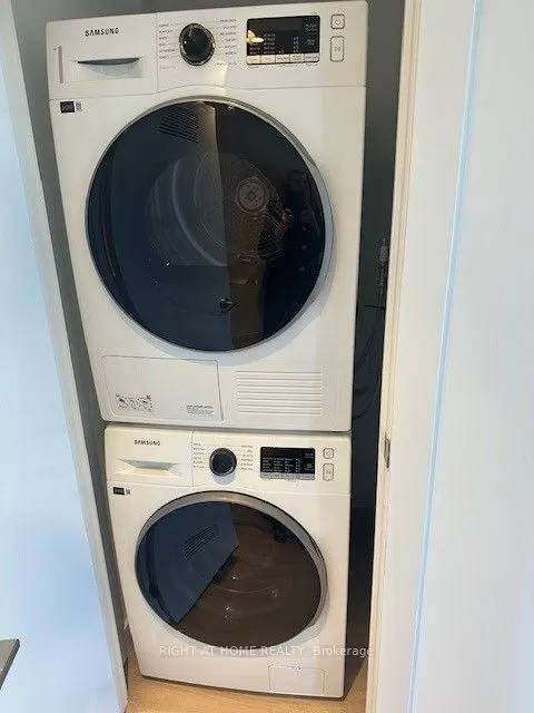 571 Bloor Street W, #2101A