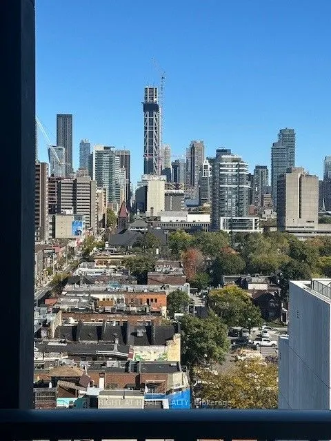 571 Bloor Street W, #2101A