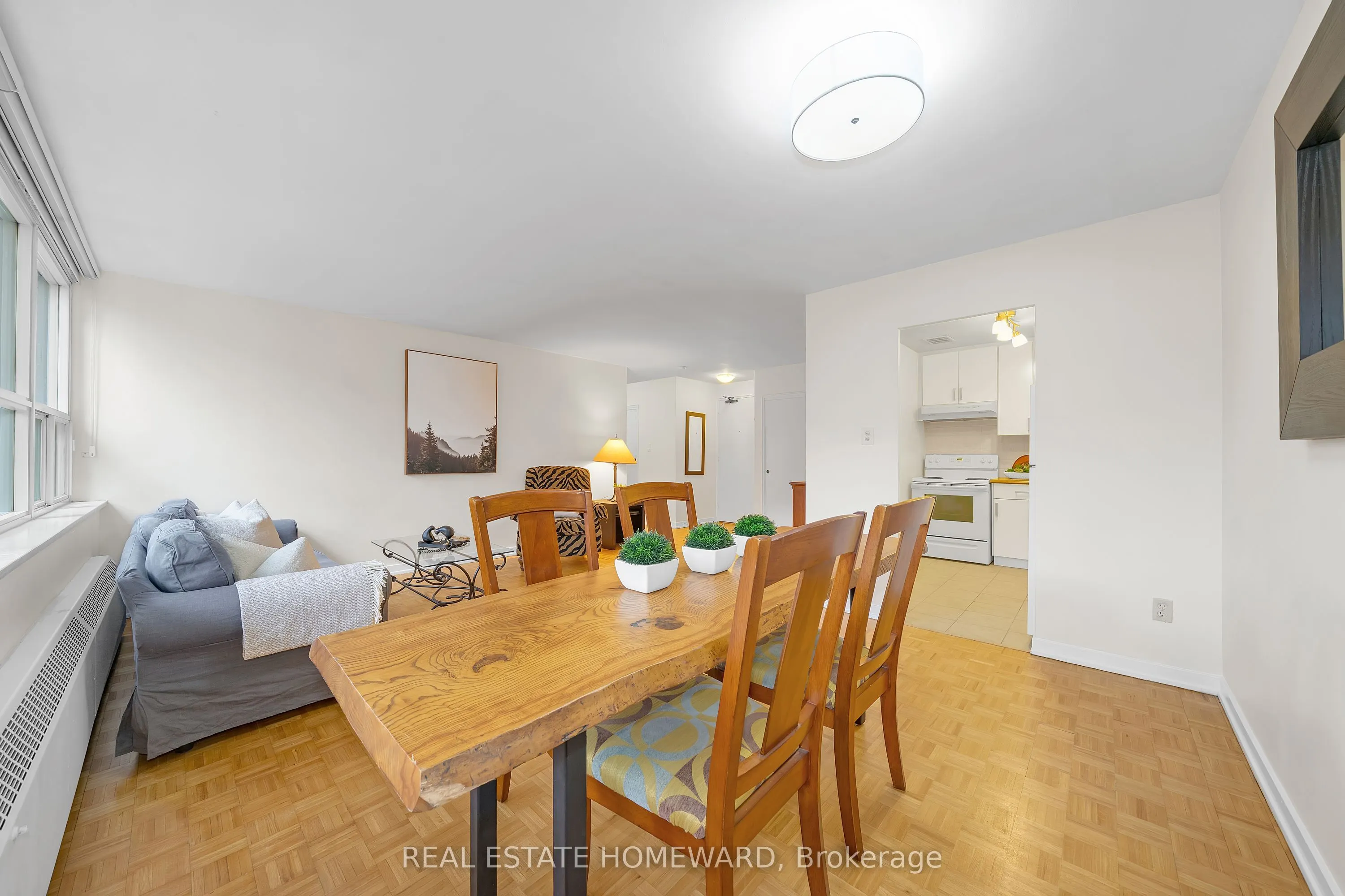 160 The Donway W, #306