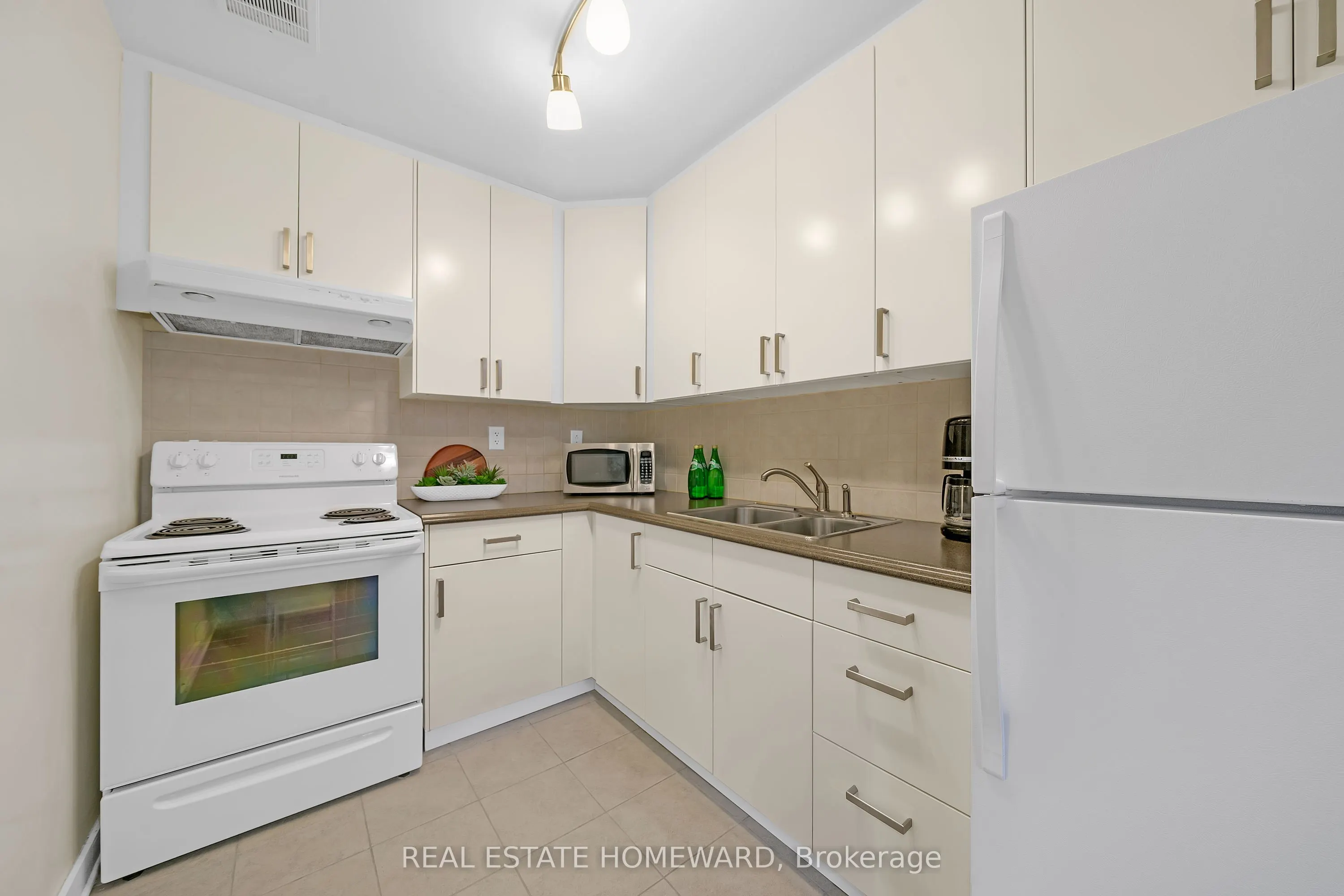 160 The Donway W, #306