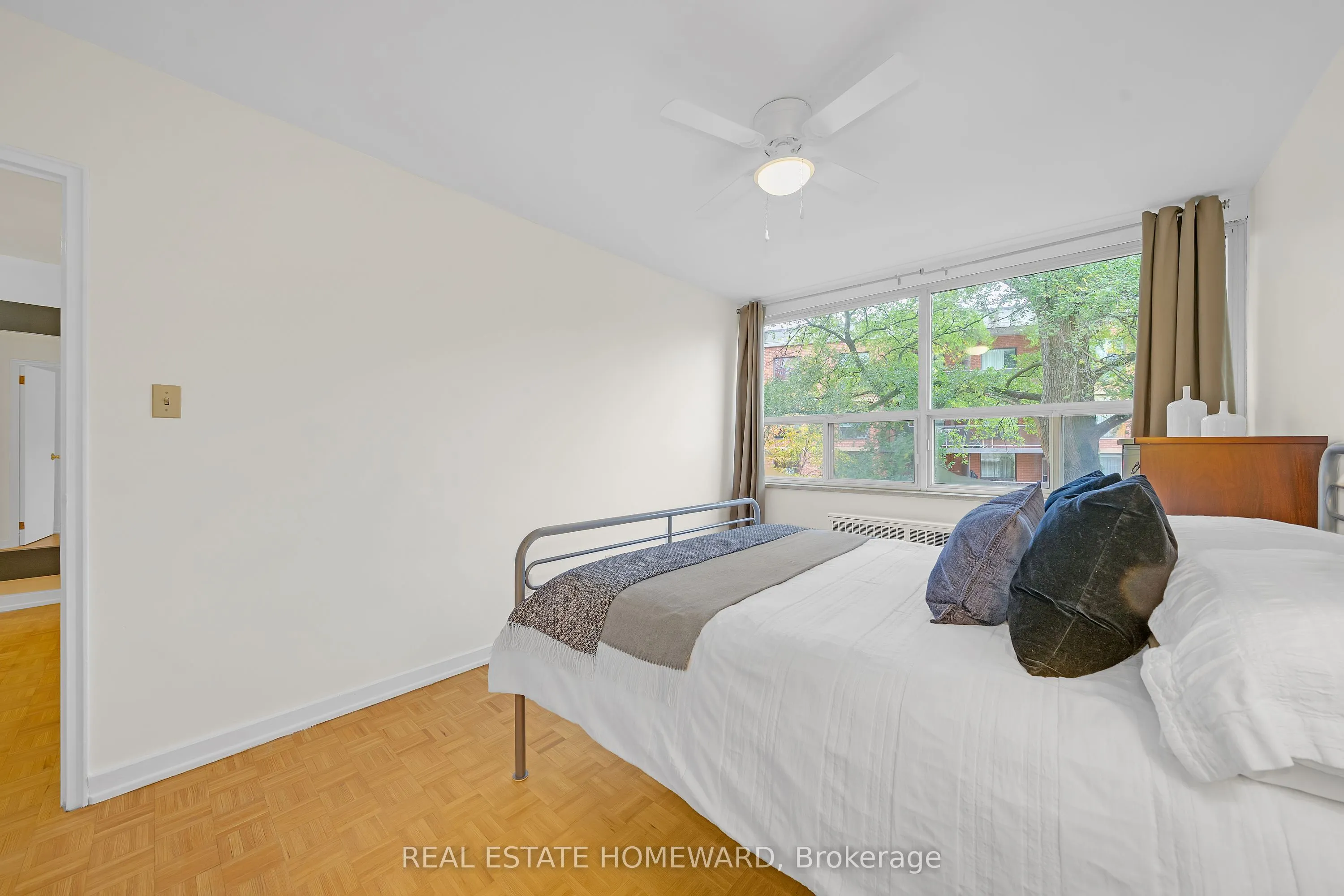 160 The Donway W, #306