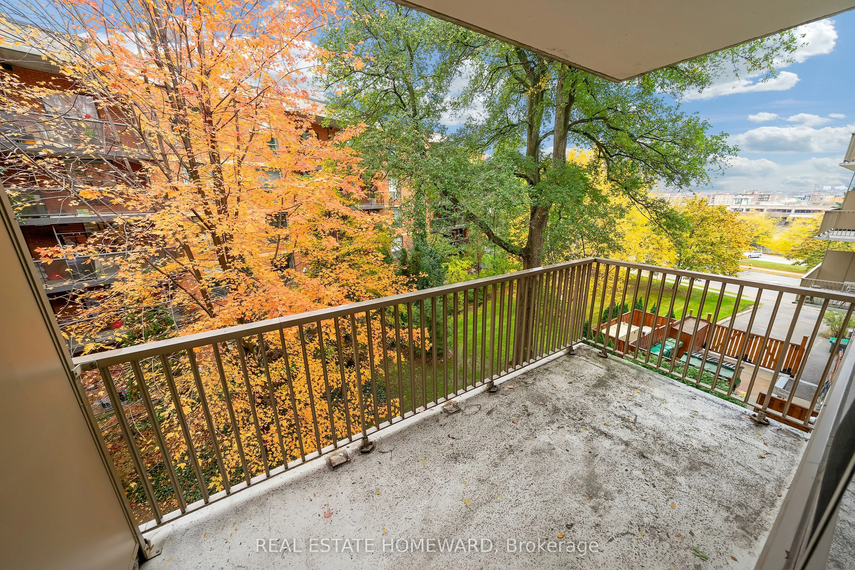 160 The Donway W, #306