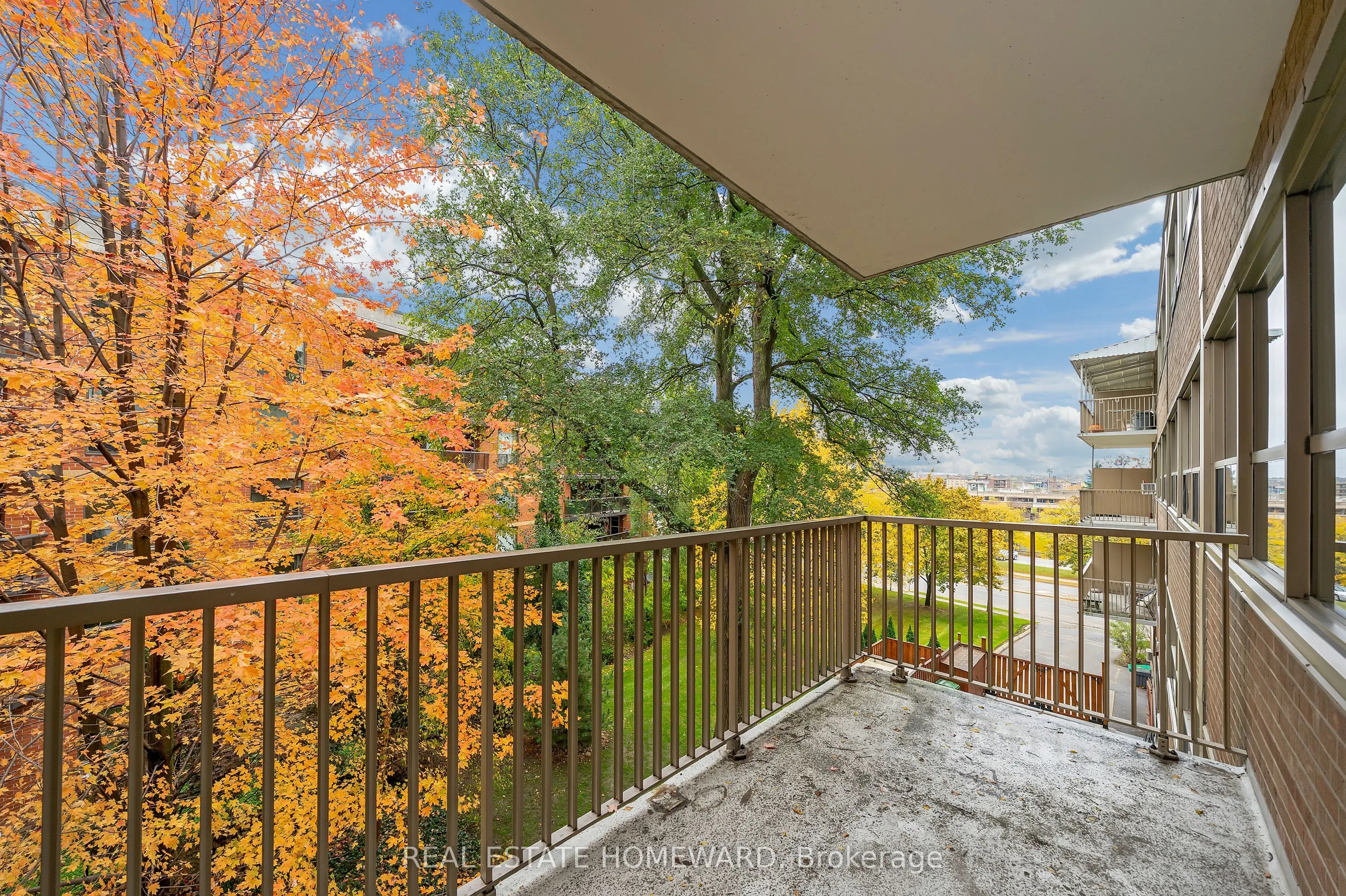 160 The Donway W, #306