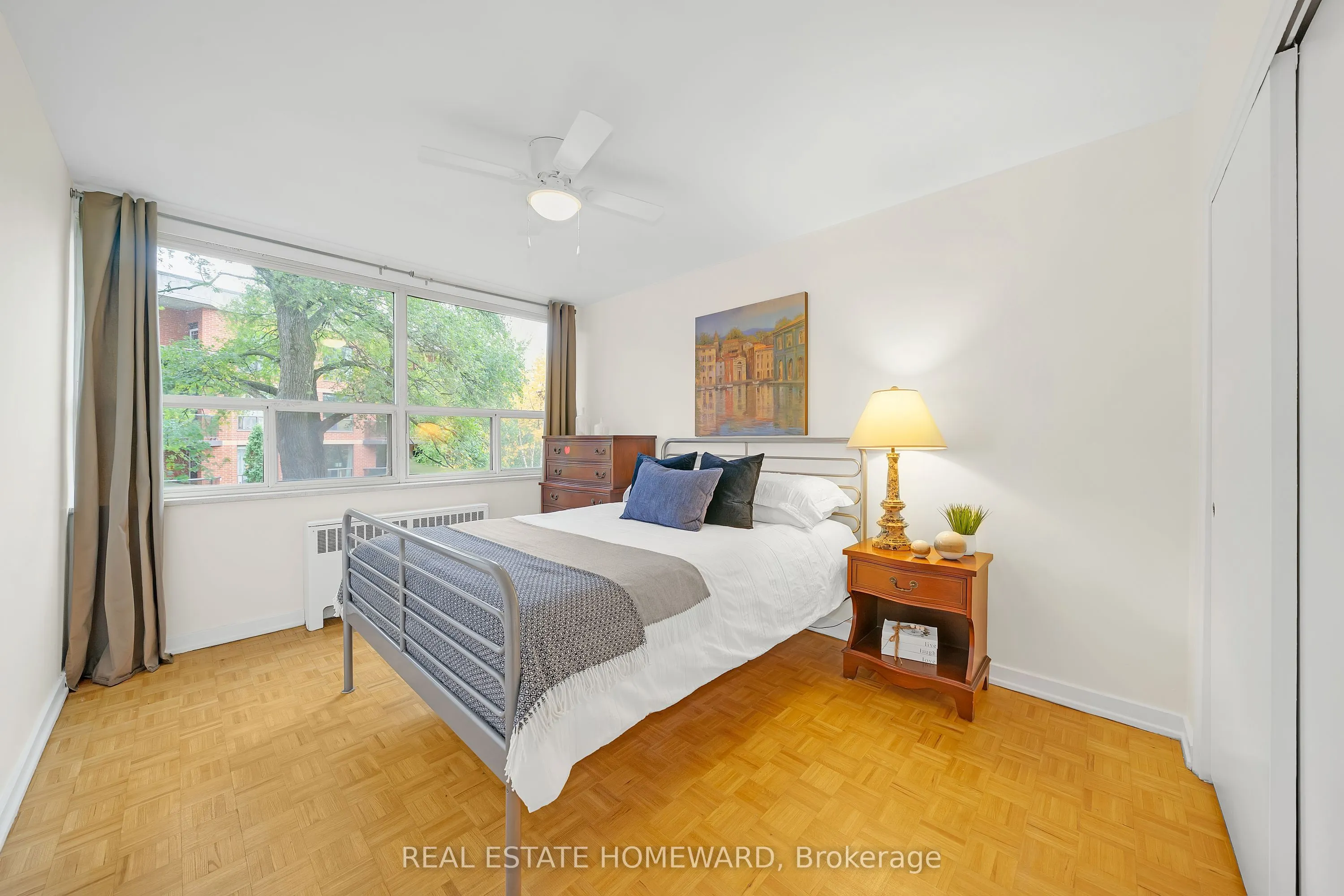 160 The Donway W, #306