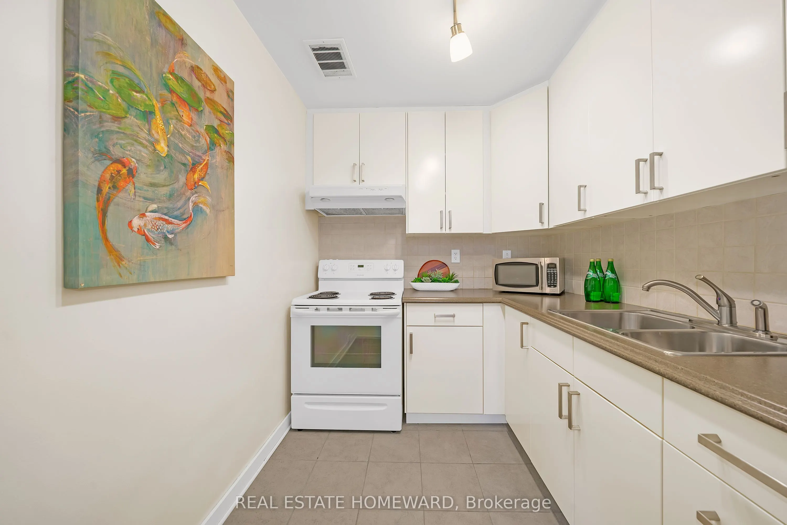 160 The Donway W, #306