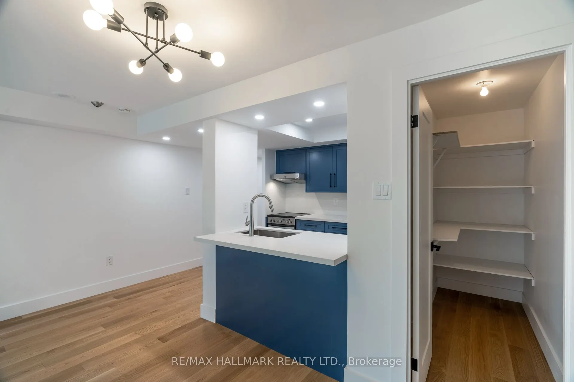 705 King Street W, #1106