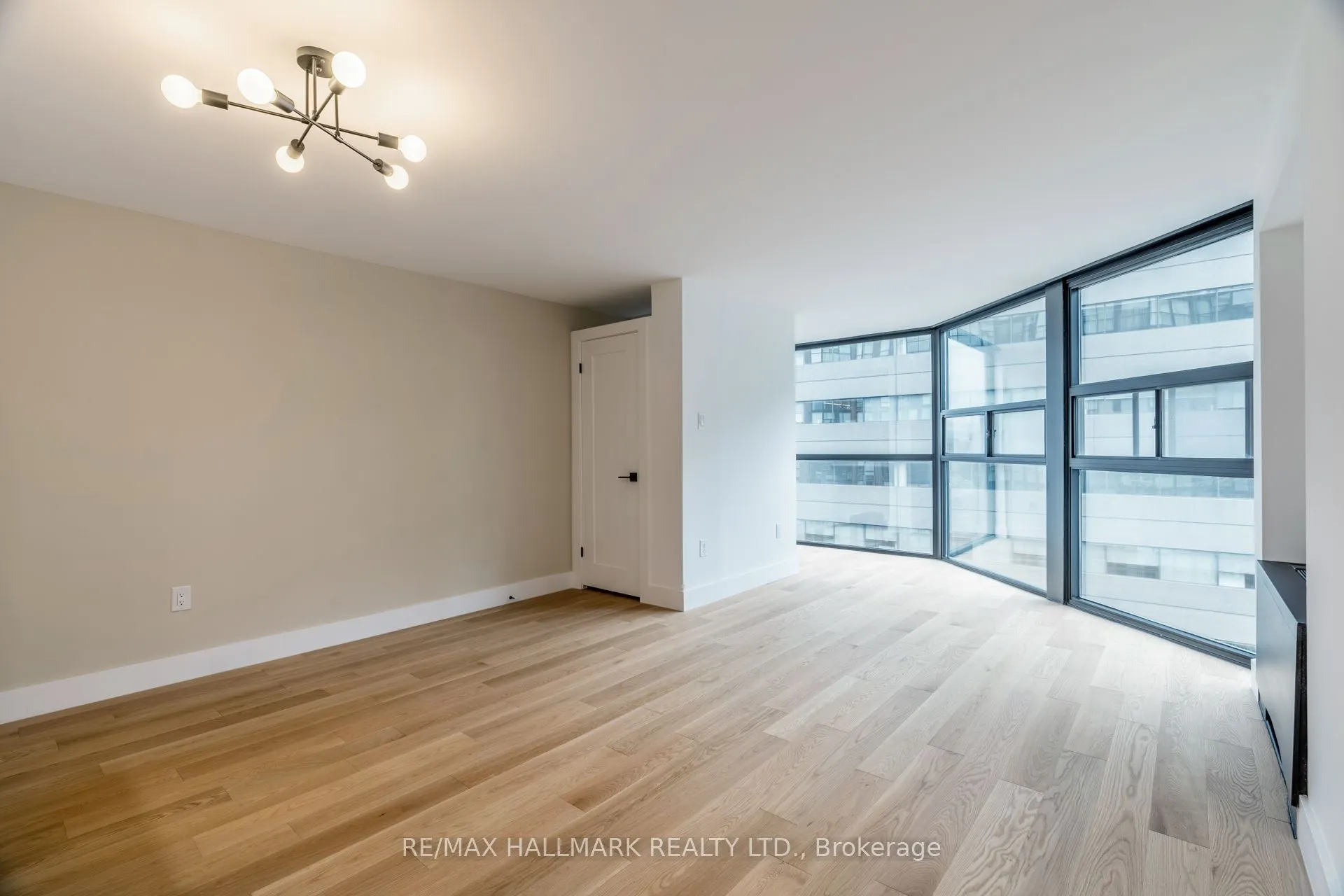 705 King Street W, #1106