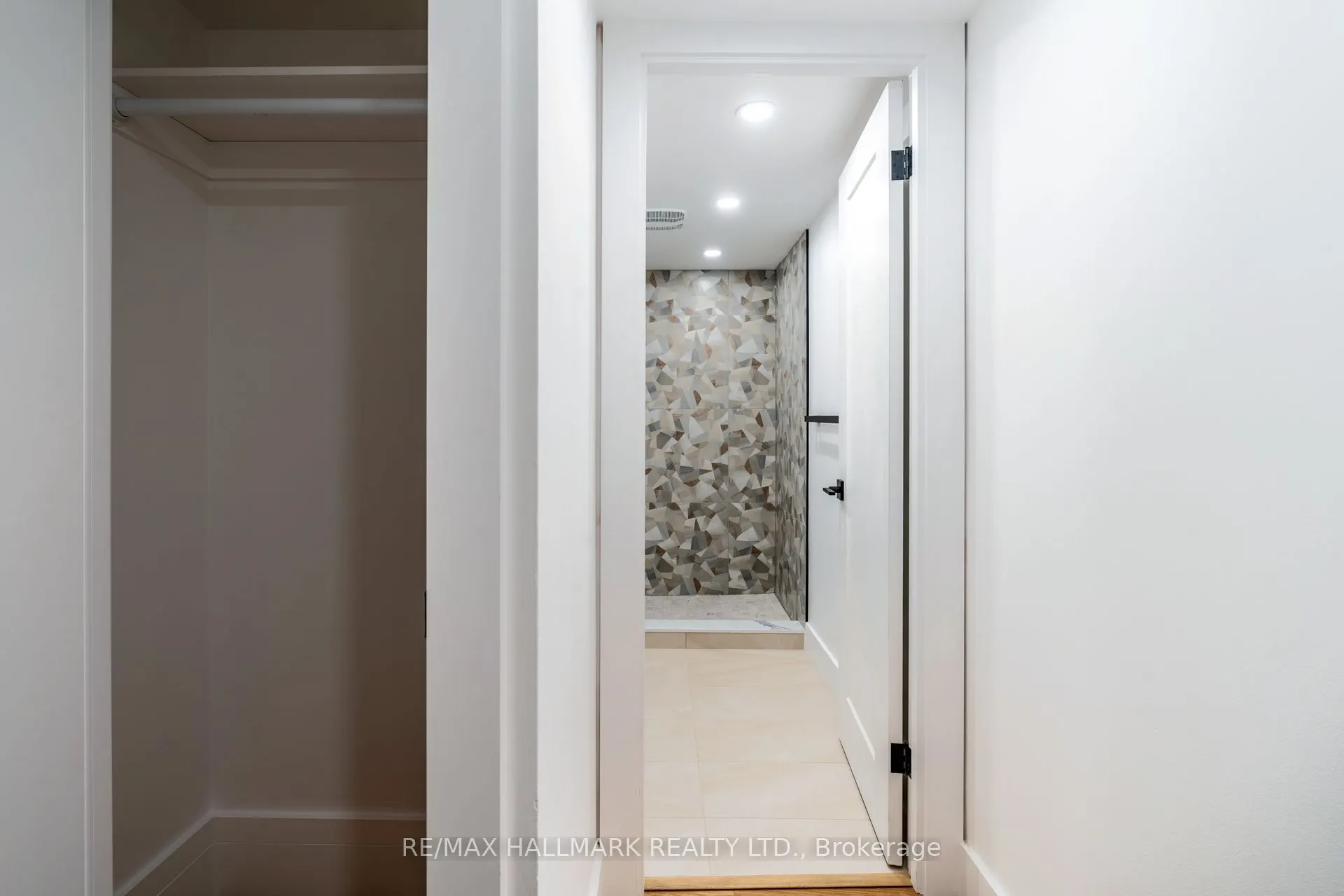 705 King Street W, #1106