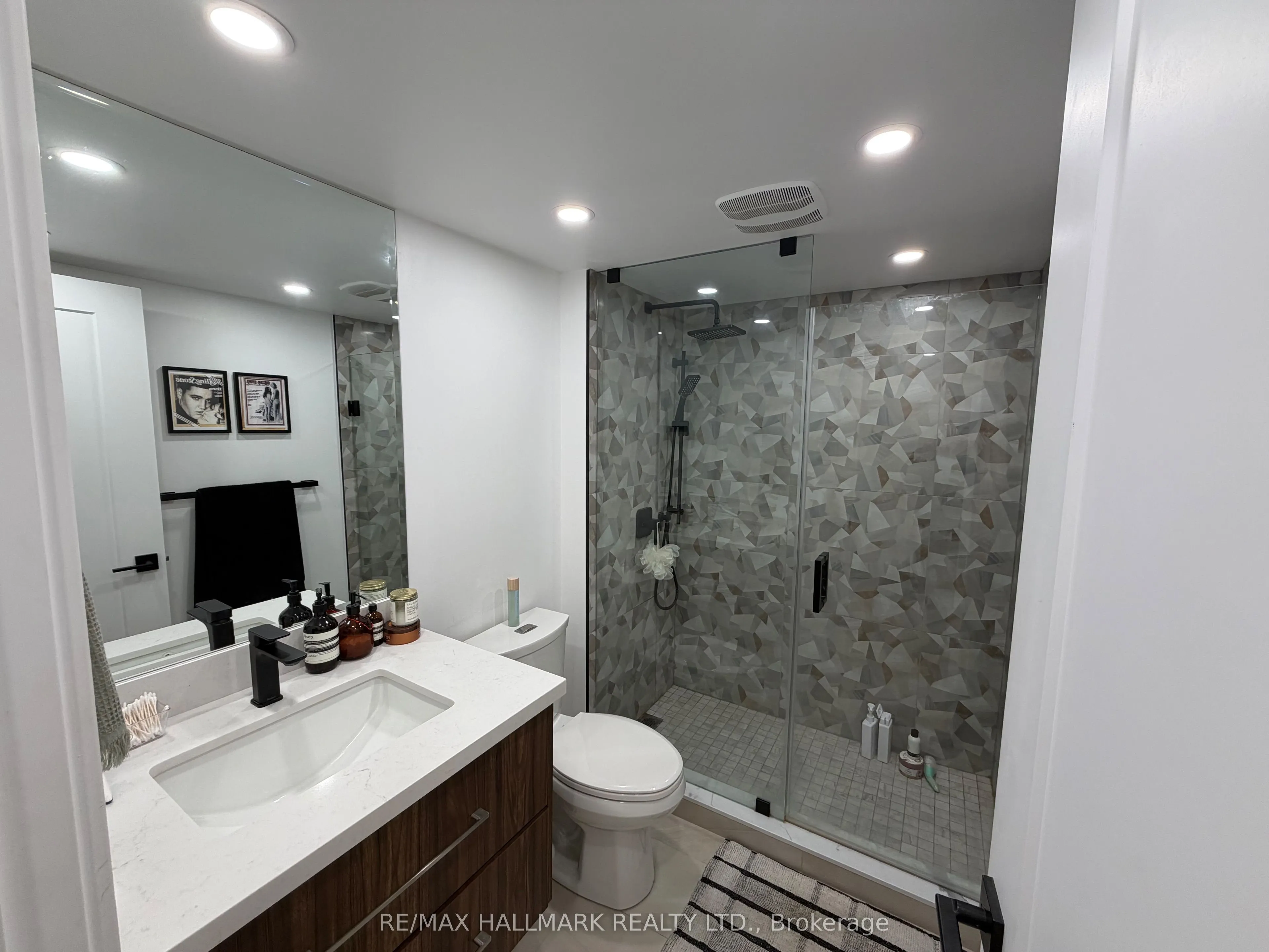 705 King Street W, #1106