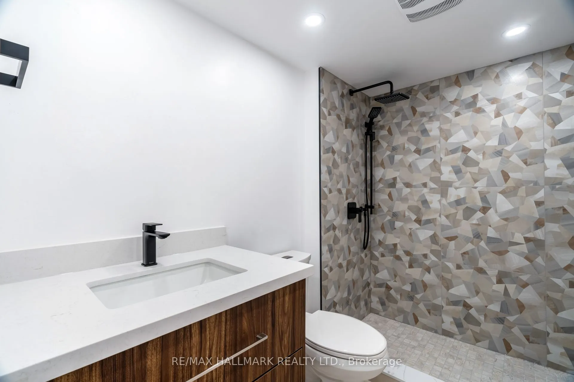 705 King Street W, #1106