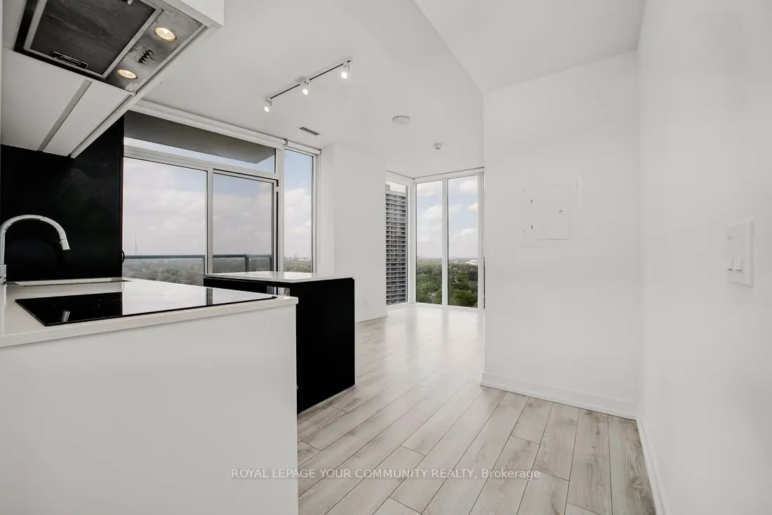 33 Helendale Avenue, #1612