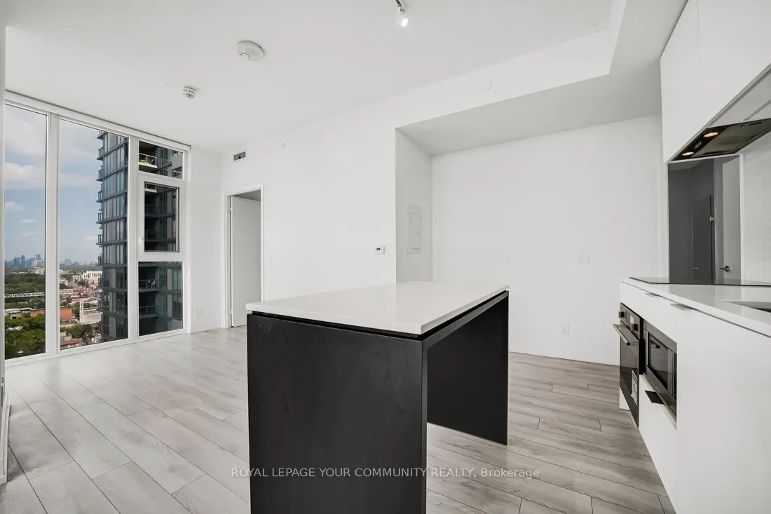 33 Helendale Avenue, #1612