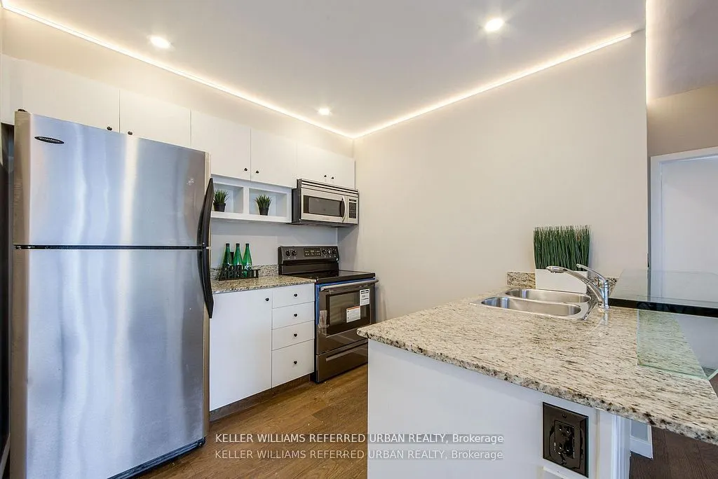 218 Queens Quay W, #2501