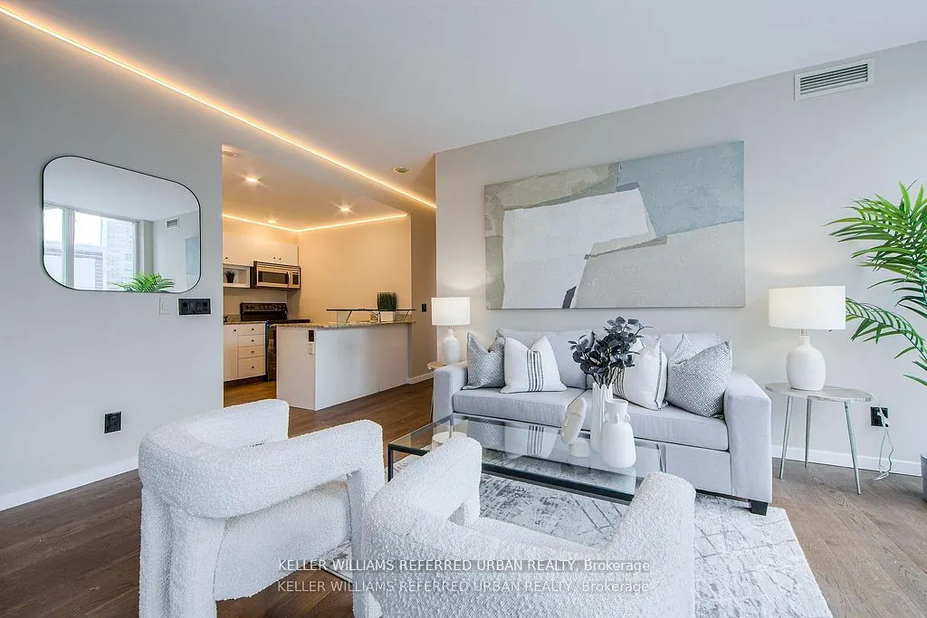 218 Queens Quay W, #2501