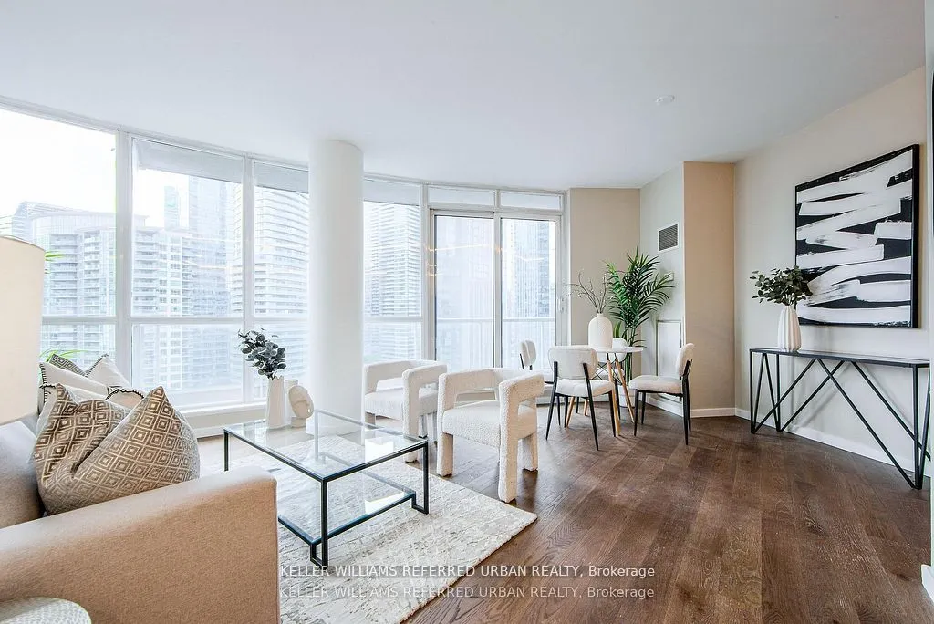 218 Queens Quay W, #2501
