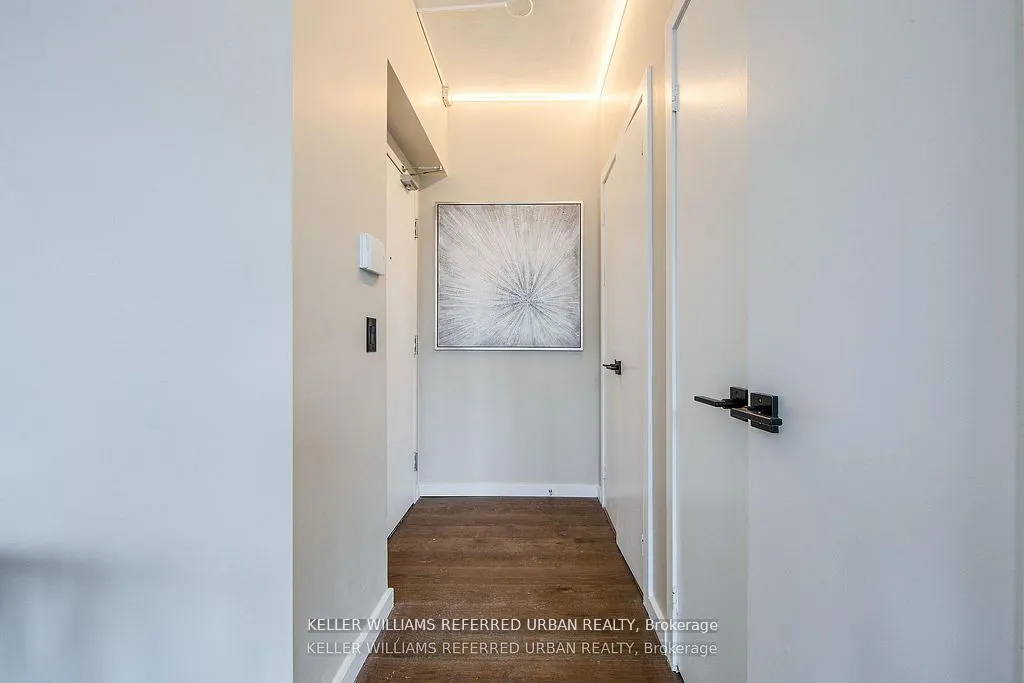 218 Queens Quay W, #2501