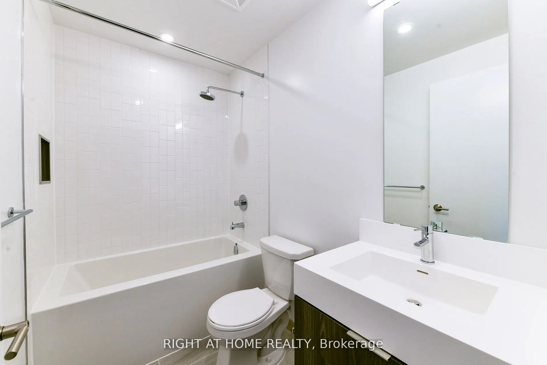 130 River Street, #1201