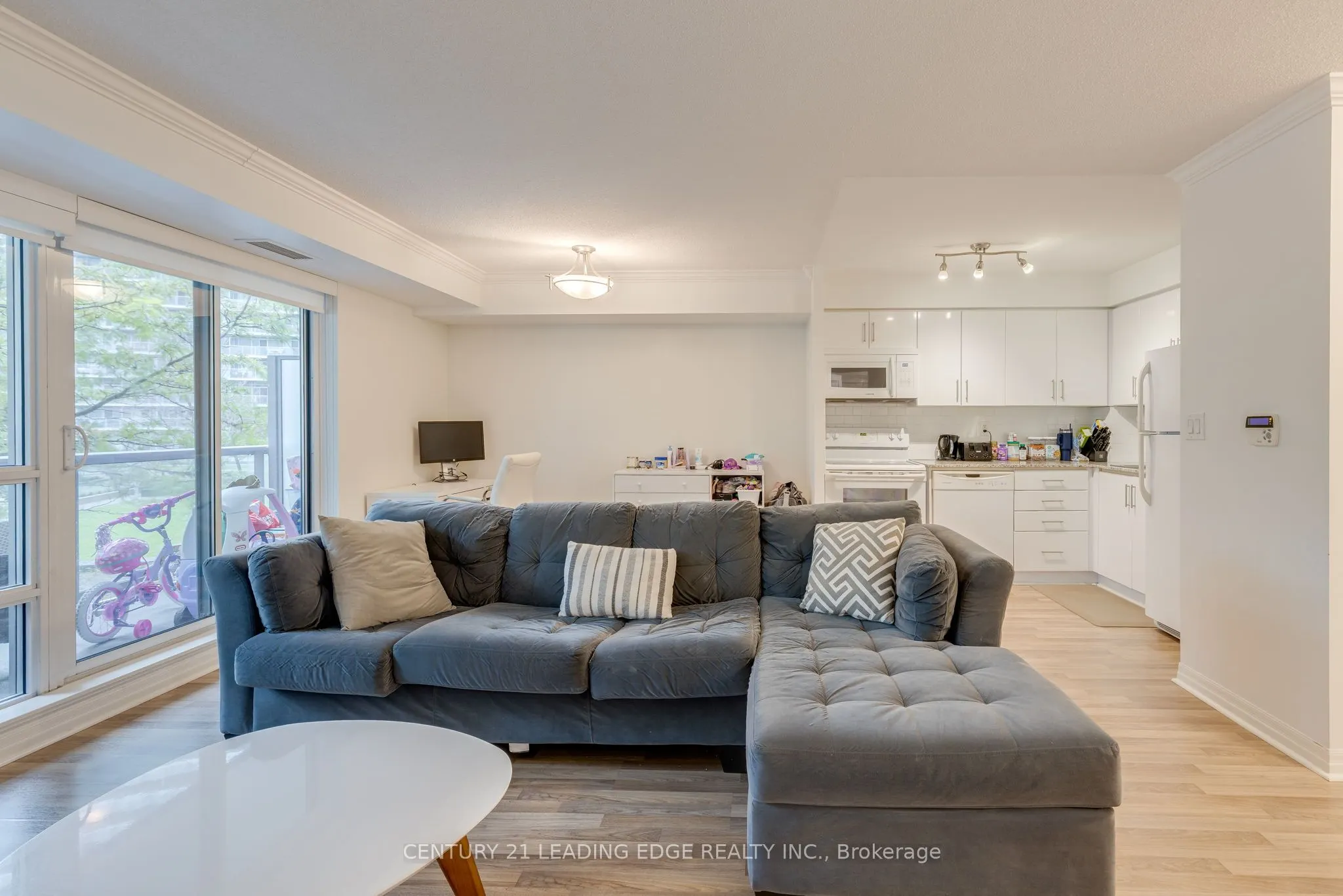 2035 Sheppard Avenue E, #216