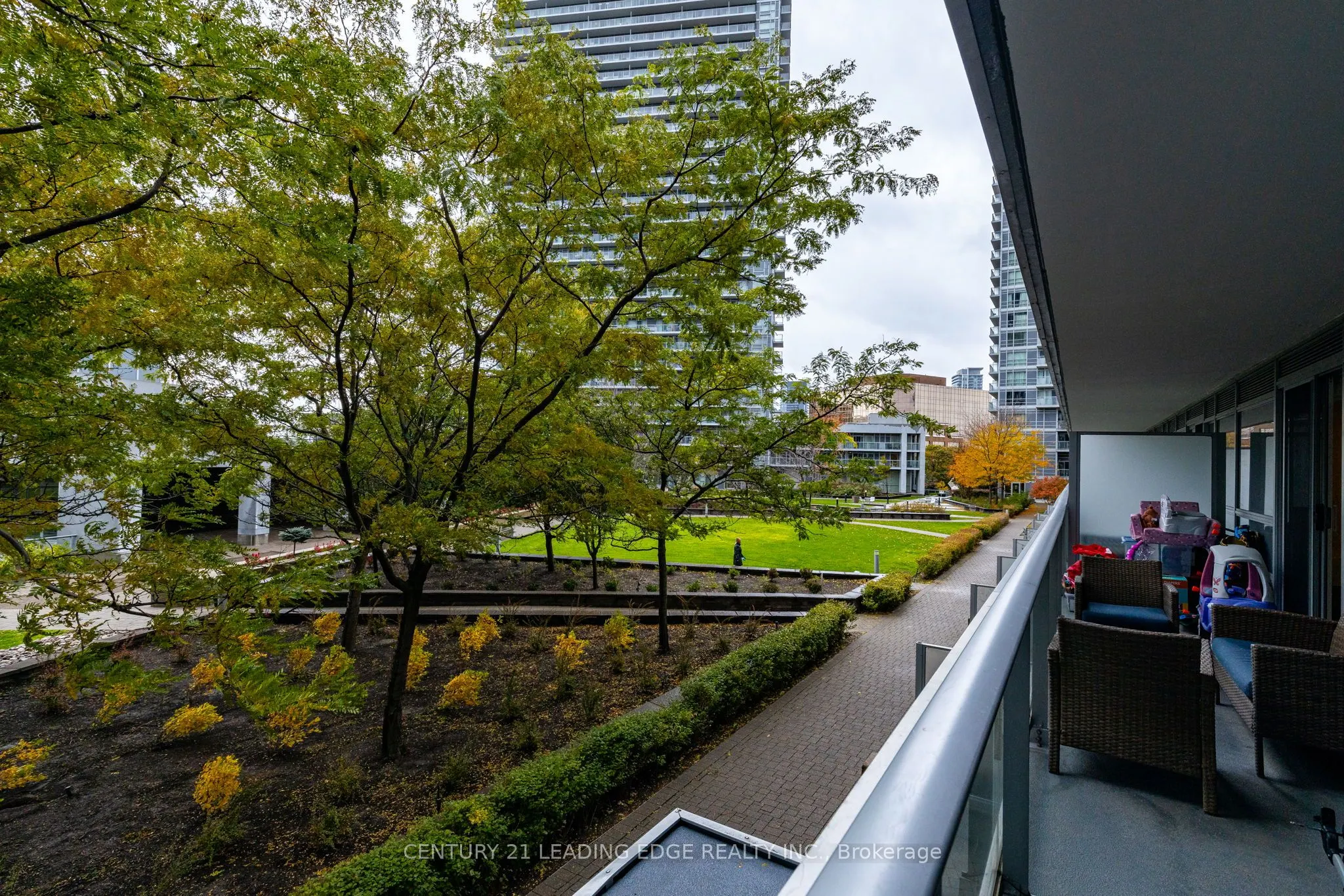 2035 Sheppard Avenue E, #216