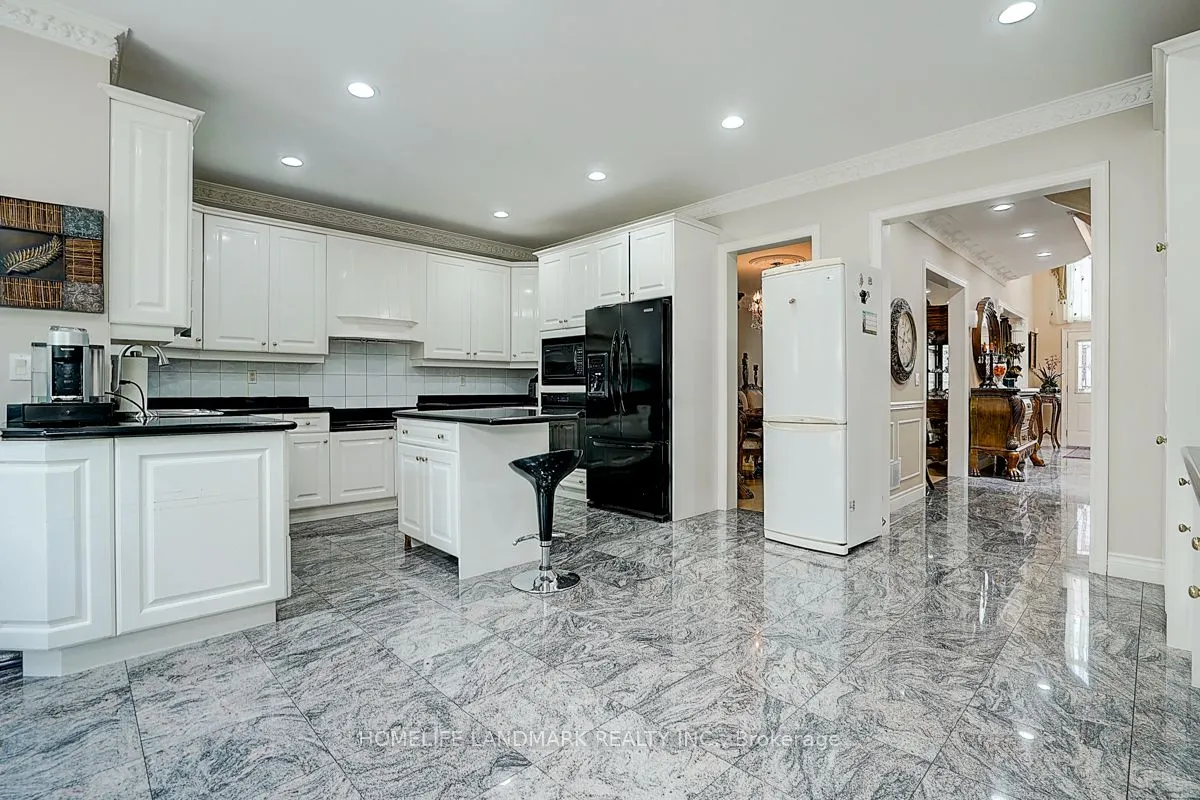 286 Hillcrest Avenue