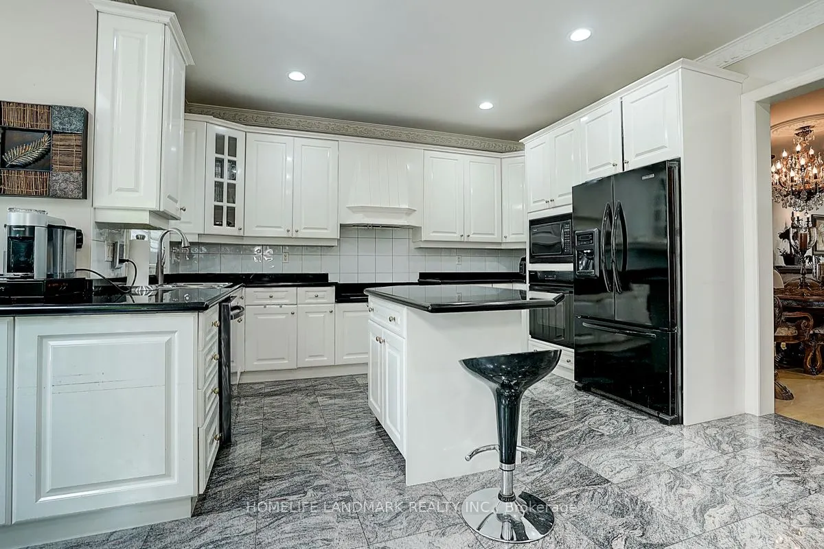 286 Hillcrest Avenue