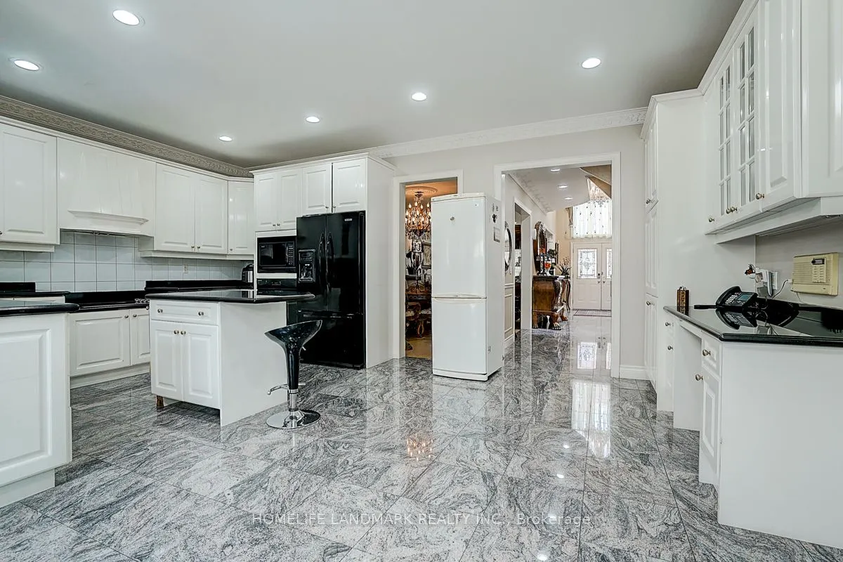 286 Hillcrest Avenue